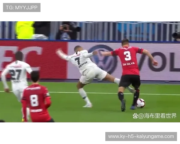 姆巴佩引领巴黎攻势,3-0大胜马赛稳居法甲榜首 姆巴佩引领巴黎攻势,3-0大胜马赛稳居法甲榜首